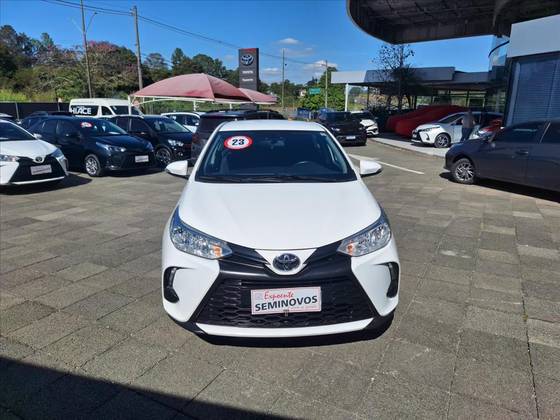 TOYOTA YARIS 1.5 16V FLEX SEDAN XL LIVE MULTIDRIVE TOYOTA YARIS 1.5 16V FLEX SEDAN XL LIVE MULTIDRIVE
